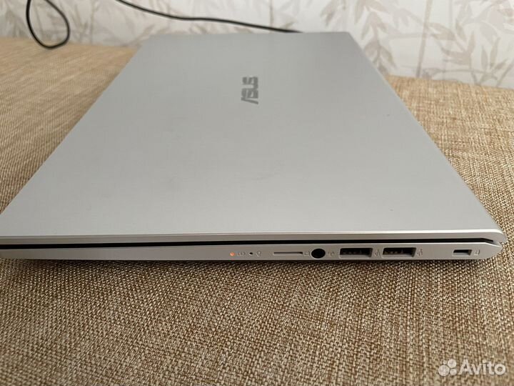 Ноутбук asus