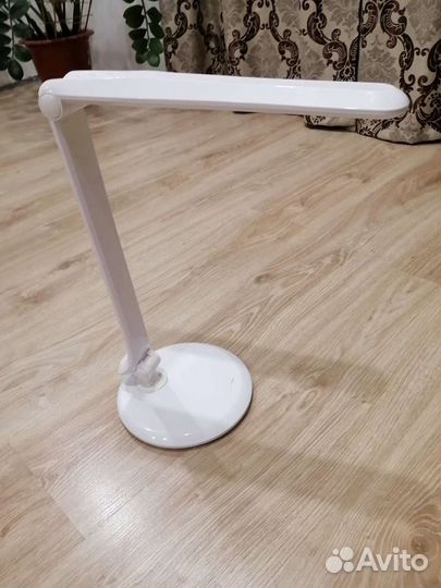 Светодиодный светильник настольный