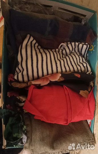 Коробка женских вещей 44, 44-46 размера