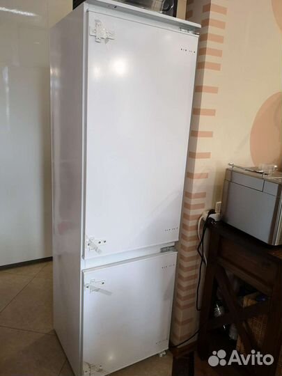 Встраиваемый холодильник Graude IKG 180.3