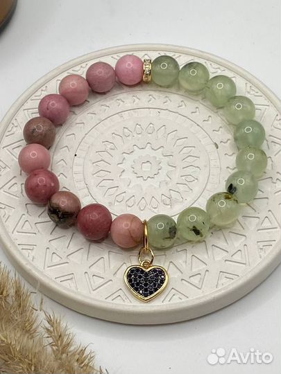 Браслет-талисман из камней 