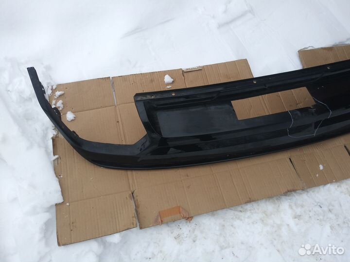 Юбка заднего бампера Volkswagen Touareg 3