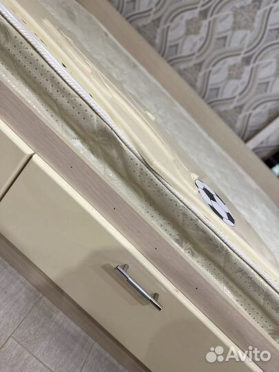 Детская кровать с матрасом 80 на 180