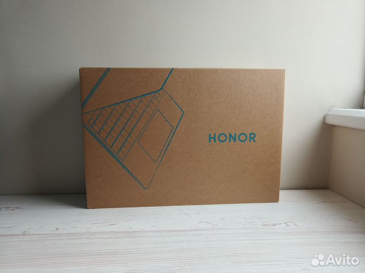 Honor Magicbook 14 Ryzen 5 5500u/8/512 гарантия