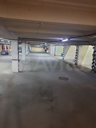 Машиноместо, 18 м²