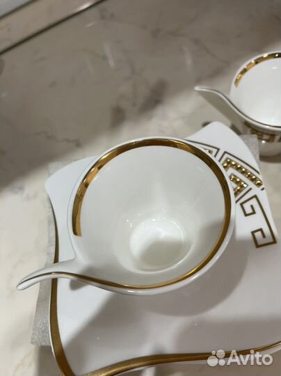 Кофейные чашки с блюдцами,с стразами голд