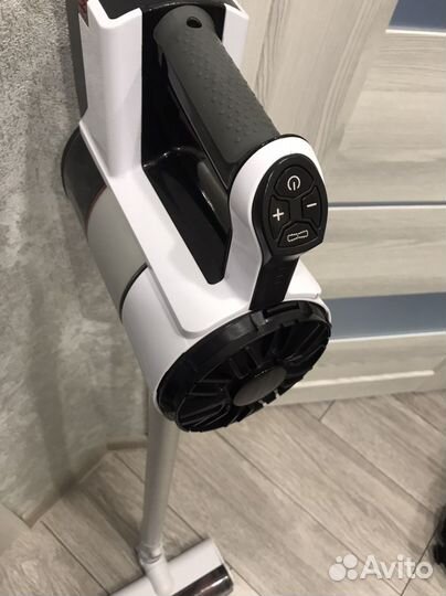 Пылесос Pioneer вертикальный беспроводной