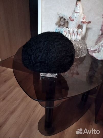 Шапка женская из каракуля