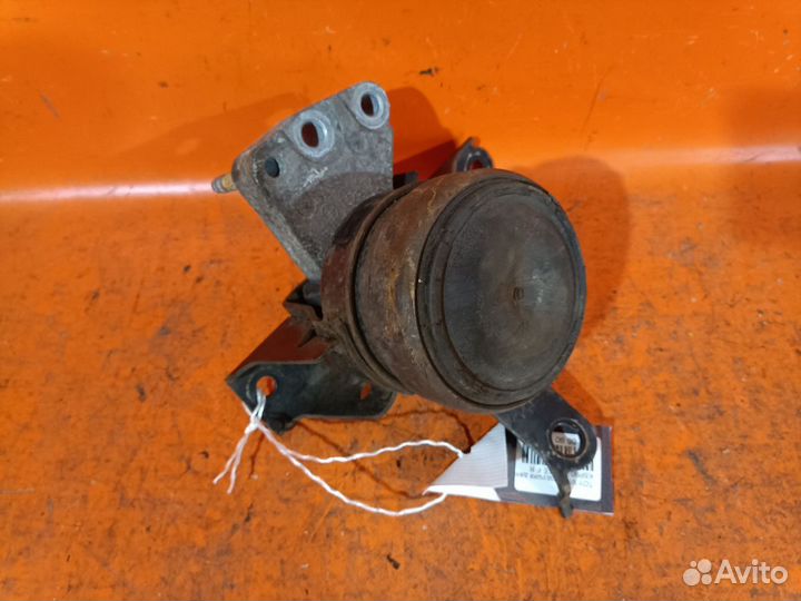 Подушка двс Toyota Vitz KSP90 (Переднее Правое)