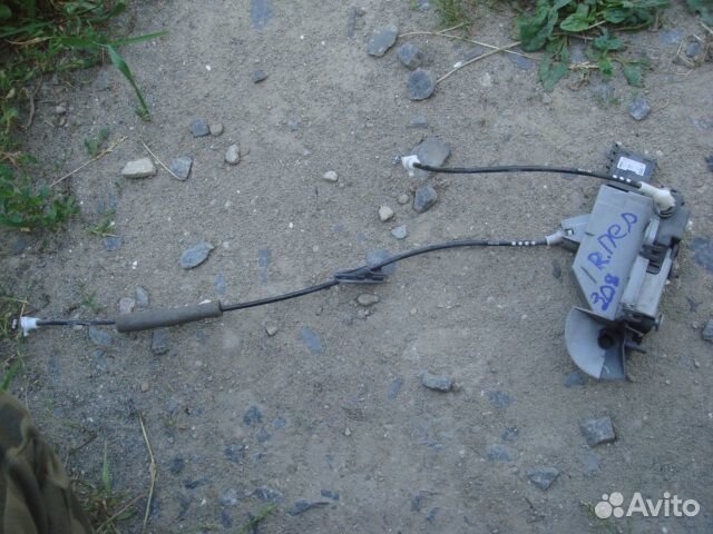 Пежо 308 Замок двери передней правой Peugeot 308