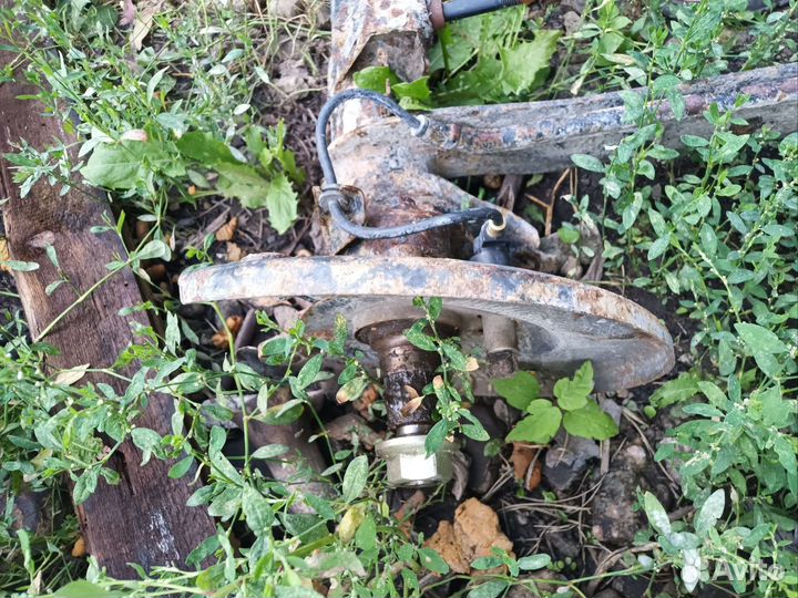 Задняя балка Nissan blueberd u14