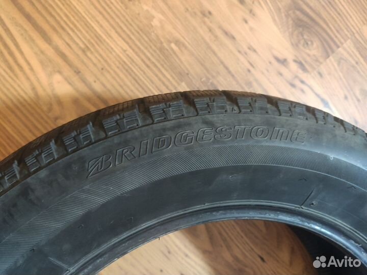 Bridgestone Blizzak VRX 225/60 R17