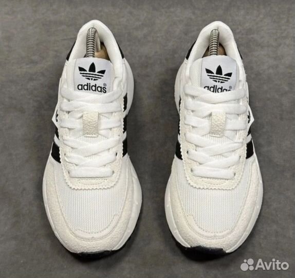 Кроссовки женские Adidas