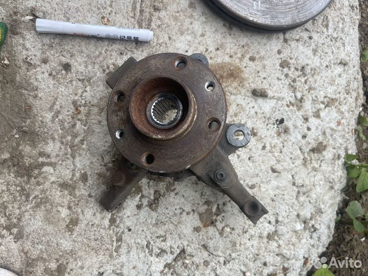 Поворотный кулак renault sandero stepway 2