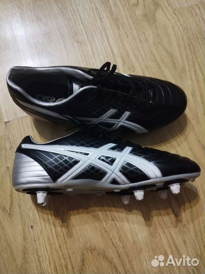 Футбольные бутсы