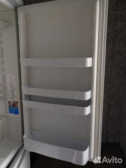 Холодильник indesit