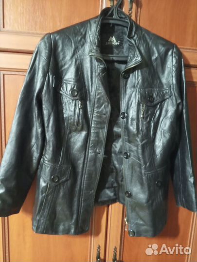 Пиджаки женские кожаные чёрный и серый размер 50