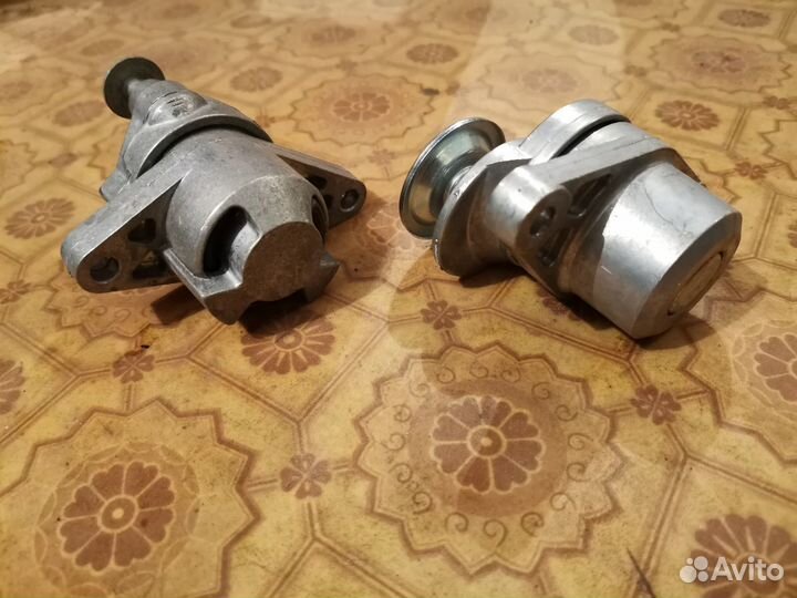 Натяжитель приводного ремня Рено Логан с гур и кон