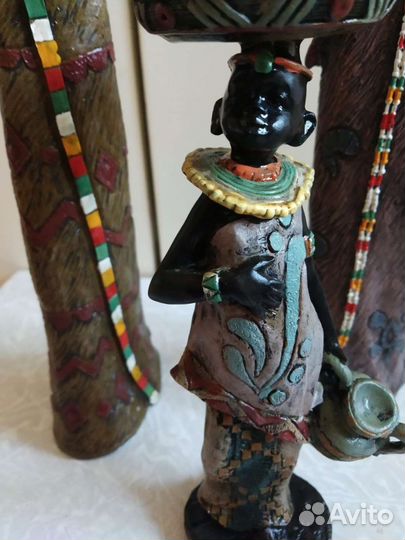 Статуэтки и часы