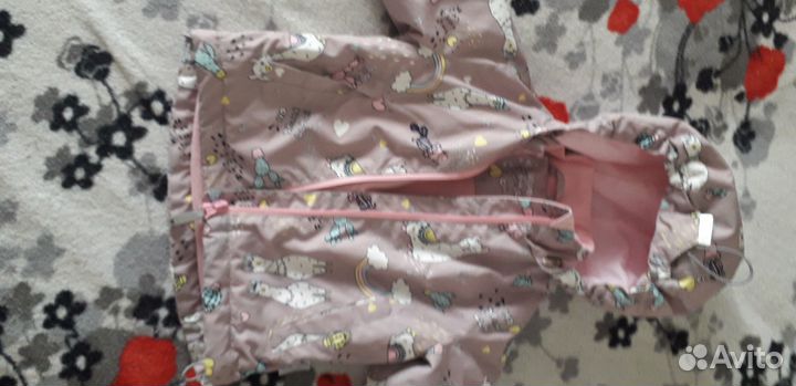 Продам куртку для девочки