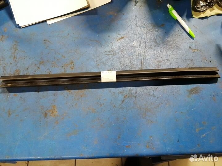 Бархотка внутренняя задней левой двери Фабия 2