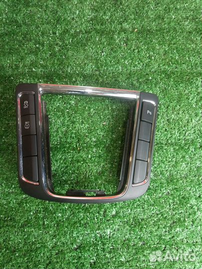 Накладка декоративная консоли Skoda Superb 2