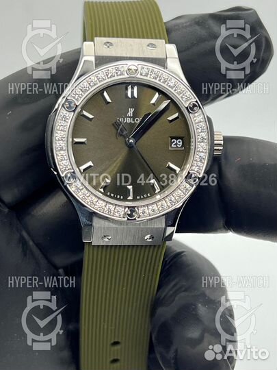 Часы Hublot Classic Fusion 33mm 581.NX.8970.LR.110