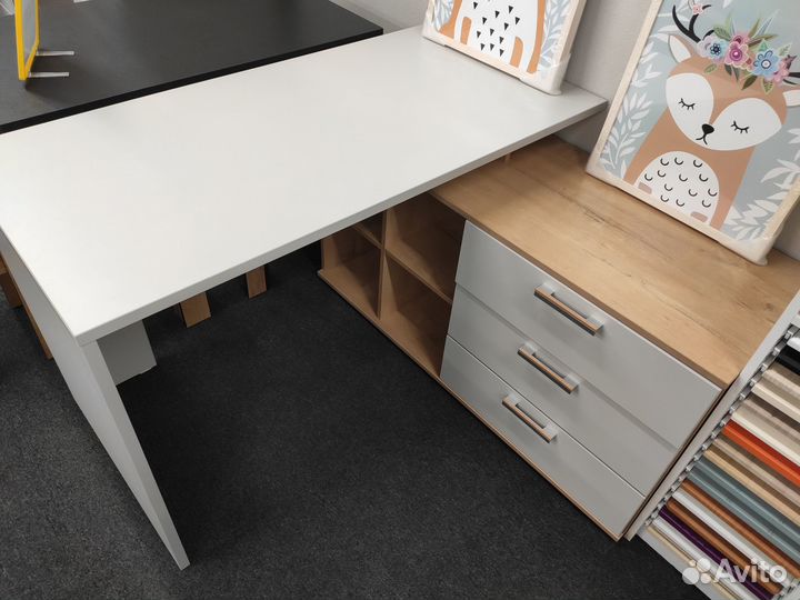 Стол письменный