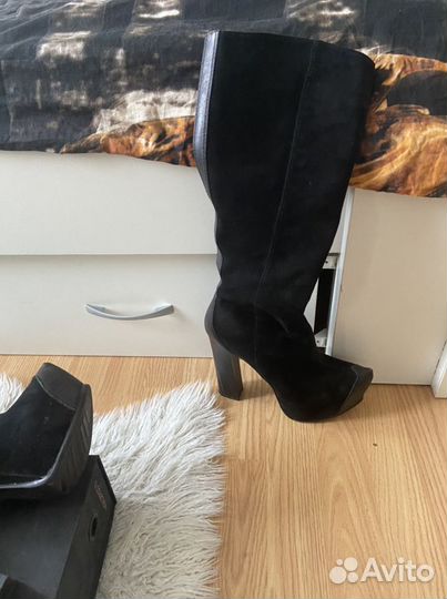 Продам фирменные демисезонные сапоги р. 38