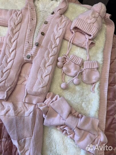 Комплект на выписку для девочки