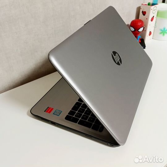 Ноутбук HP 250 G5 i5/8Gb/250Gb/Radeon R5 M330