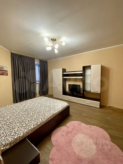 2-к. квартира, 57 м², 1/9 эт.