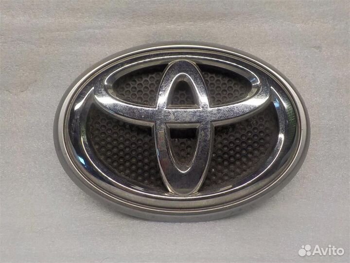 Эмблема Toyota Land Cruiser Prado 150 2009