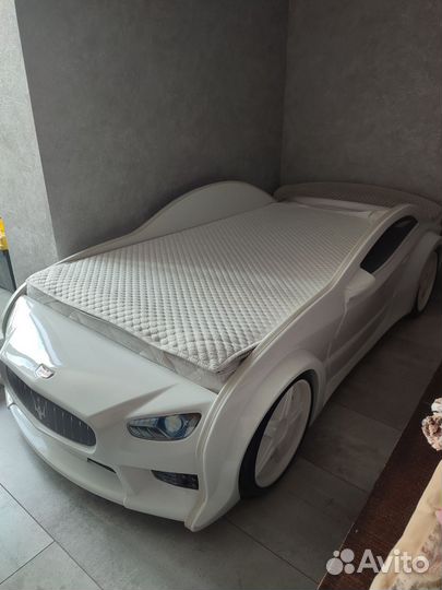 Детская кровать машина с матрасом