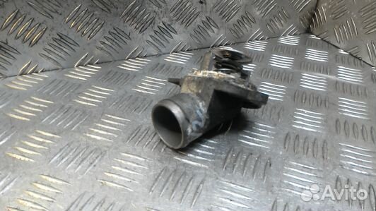 Корпус термостата бензиновый mercedes benz E-class