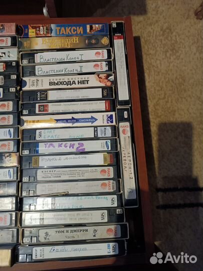 Видеокассеты с фильмами