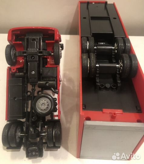 1/43 Iveco Stralis Scuderia Ferrari
