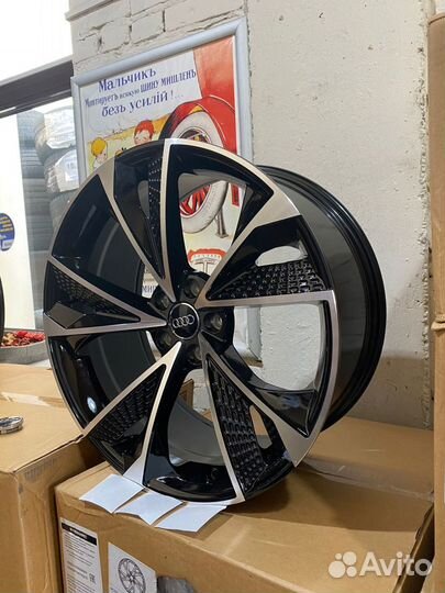 Литые диски на Audi A5 A6 A7 Q3 Q5 Q7 R20