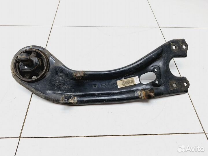 Рычаг задний продольный правый Kia Sportage III