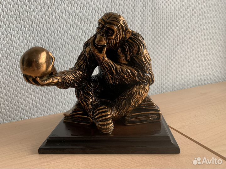 Бронзовая статуэтка