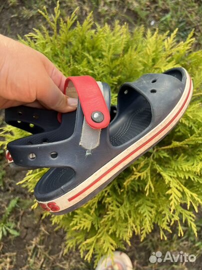 Сандали crocs