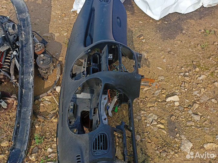 Торпедо Peugeot 206 1998-2012