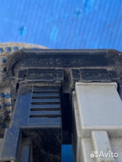 Кнопка корректора фар Mitsubishi Lancer 9