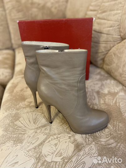 Женские ботильоны на каблуке, кожаные,серые р.40