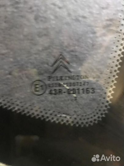 Форточка(уголок) заднего правого крыла Citroen C3