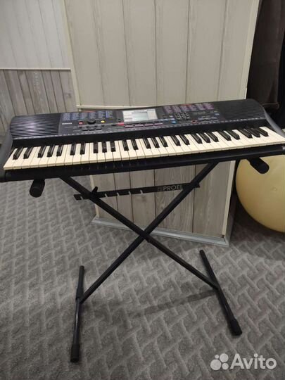 Синтезатор Yamaha PSR-220