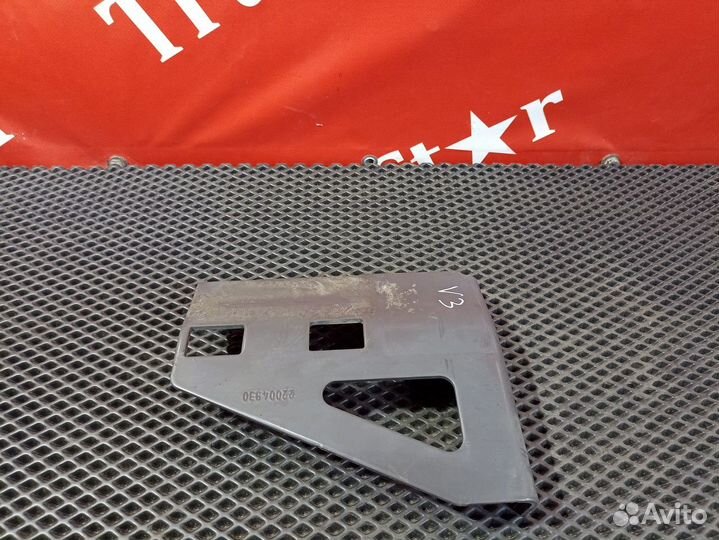 Кронштейн ресивера правый Renault T, Volvo FH