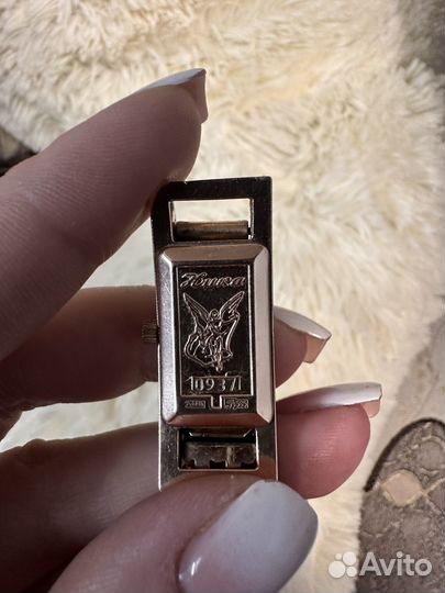 Продам золотые часы