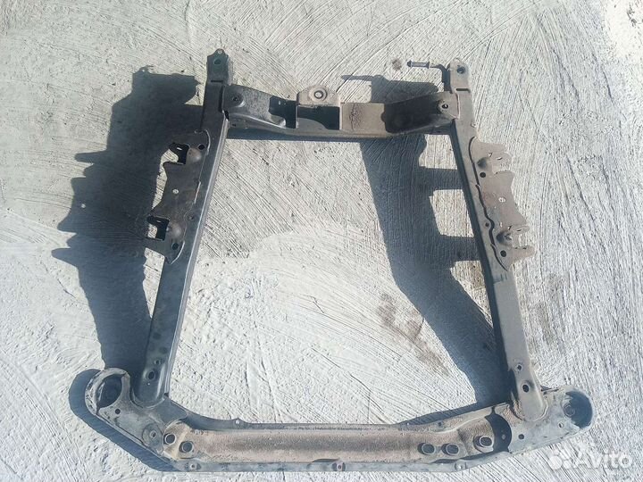 Подрамник renault logan 1