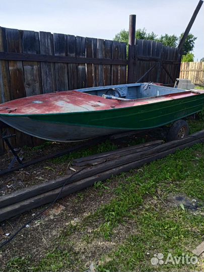 Лодка Днепр